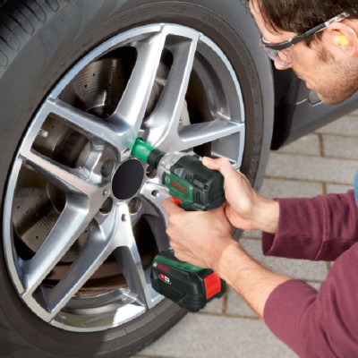 Акумуляторний ударний гайковерт Bosch UniversalImpactDrive 18V-350, з акб 2.5 Ah та з/п Акумуляторний ударний гайковерт Bosch UniversalImpactDrive 18V-350, з акб 2.5 Ah та з/п