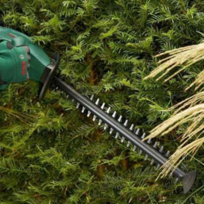 Кущоріз акумуляторний Bosch EasyHedgeCut 18V-45, акб PBA 18V 2.0 Ah і з/п AL 1810 CV Кущоріз акумуляторний Bosch EasyHedgeCut 18V-45, акб PBA 18V 2.0 Ah і з/п AL 1810 CV