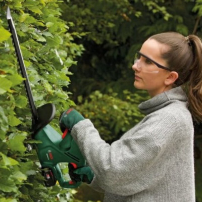 Кущоріз акумуляторний Bosch EasyHedgeCut 18V-45, акб PBA 18V 2.0 Ah і з/п AL 1810 CV Кущоріз акумуляторний Bosch EasyHedgeCut 18V-45, акб PBA 18V 2.0 Ah і з/п AL 1810 CV