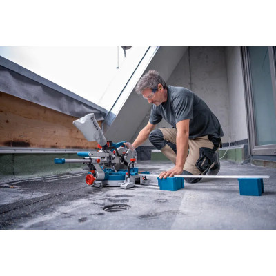 Акумуляторна торцювальна пила Bosch GCM 18V-216 D Professional, без акб та з/п
